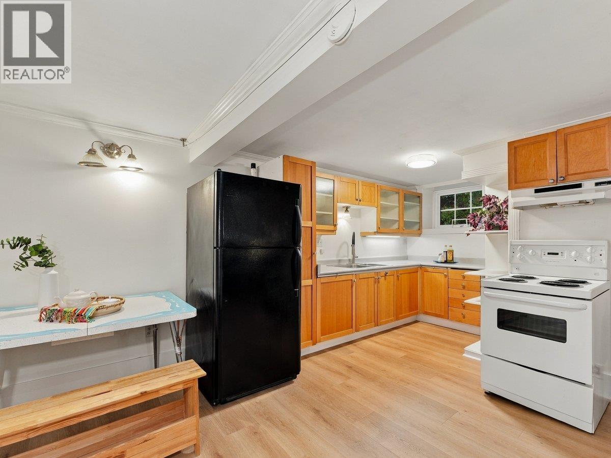 5558 Laurel Street, Burnaby, British Columbia  V5G 1N2 - Photo 27 - R3176299