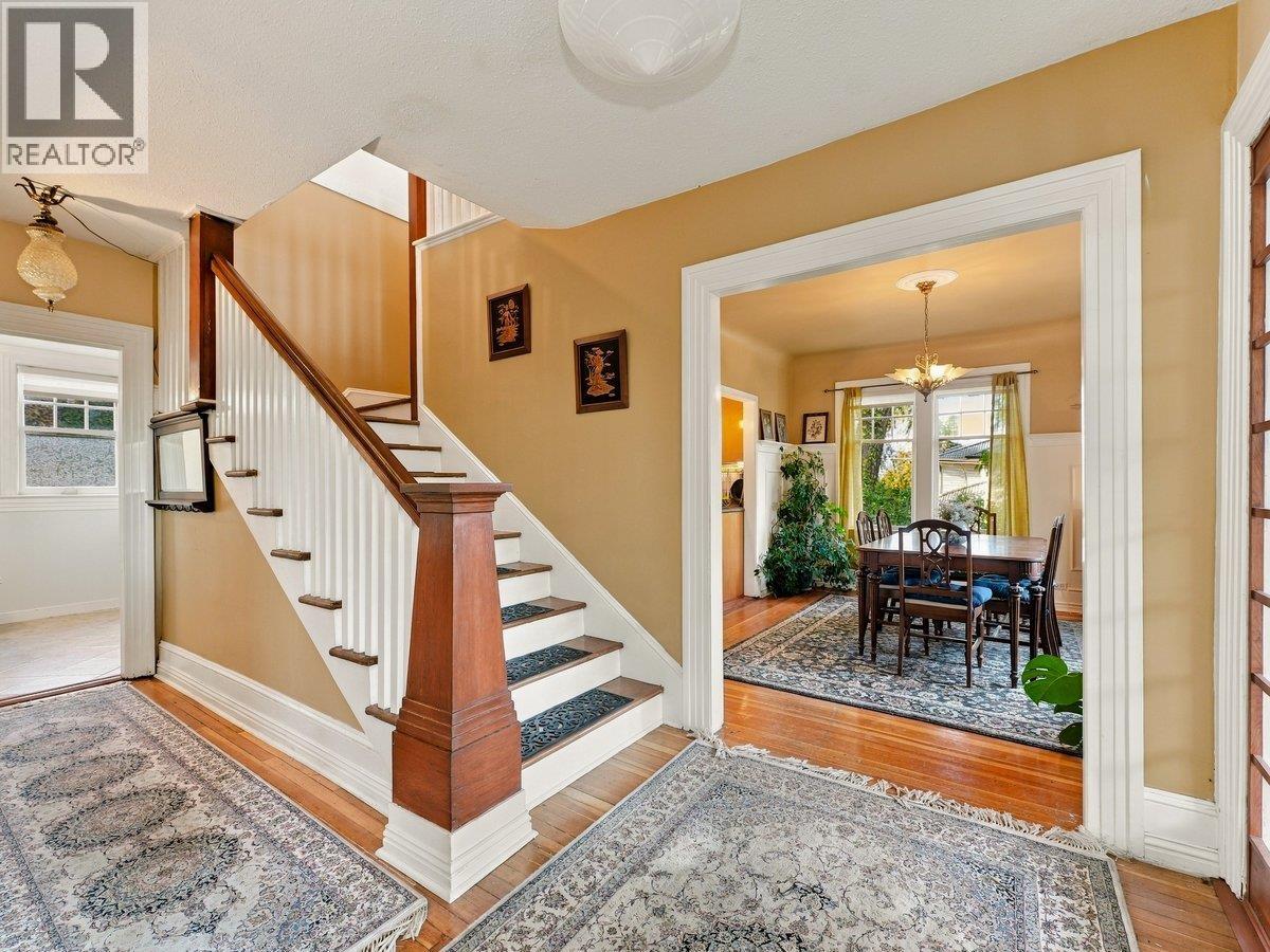 5558 Laurel Street, Burnaby, British Columbia  V5G 1N2 - Photo 9 - R3176299