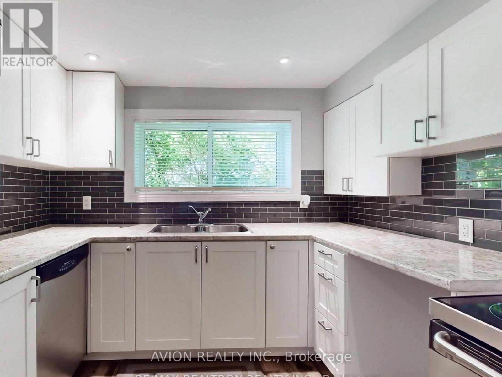 Bsmt - 868 Roundelay Drive, Oshawa (Mclaughlin), Ontario  L1J 7T9 - Photo 6 - E14089612