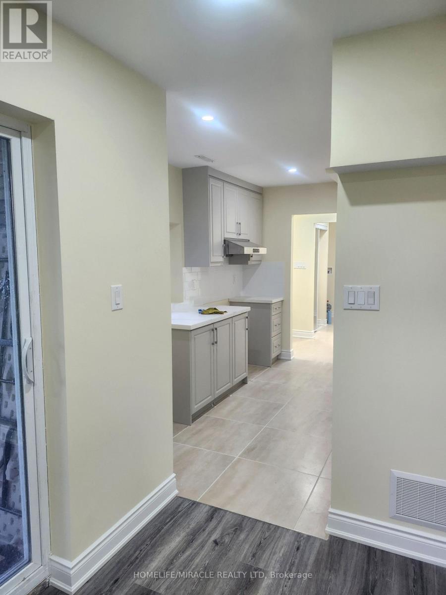 Basement - 6 Wall Court, Barrie, Ontario L4M 5A4 - Photo 3 - S14089602