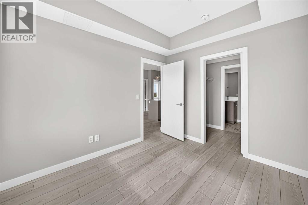 2417, 395 Skyview Parkway NE