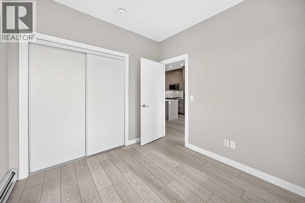 2417, 395 Skyview Parkway NE