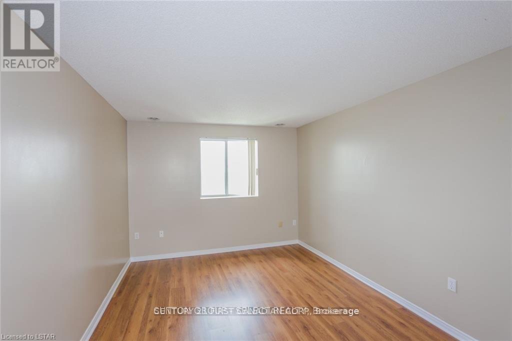 1007 - 30 Chapman Court, London North (North I), Ontario  N6G 4Y4 - Photo 4 - X14089656