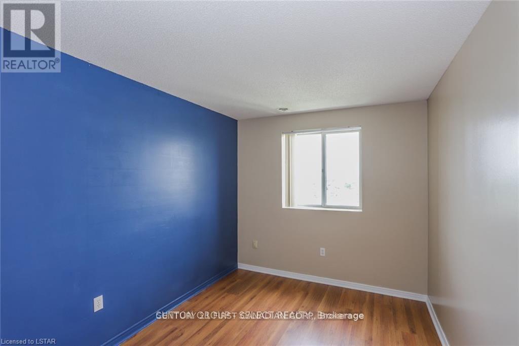 1007 - 30 Chapman Court, London North (North I), Ontario  N6G 4Y4 - Photo 7 - X14089656