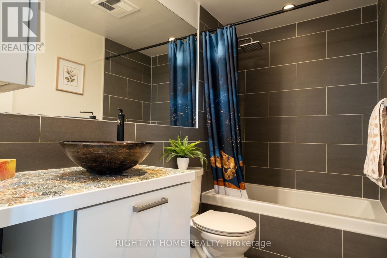 702 - 1201 Dundas Street E, Toronto (South Riverdale), Ontario  M4M 1S2 - Photo 24 - E14089650