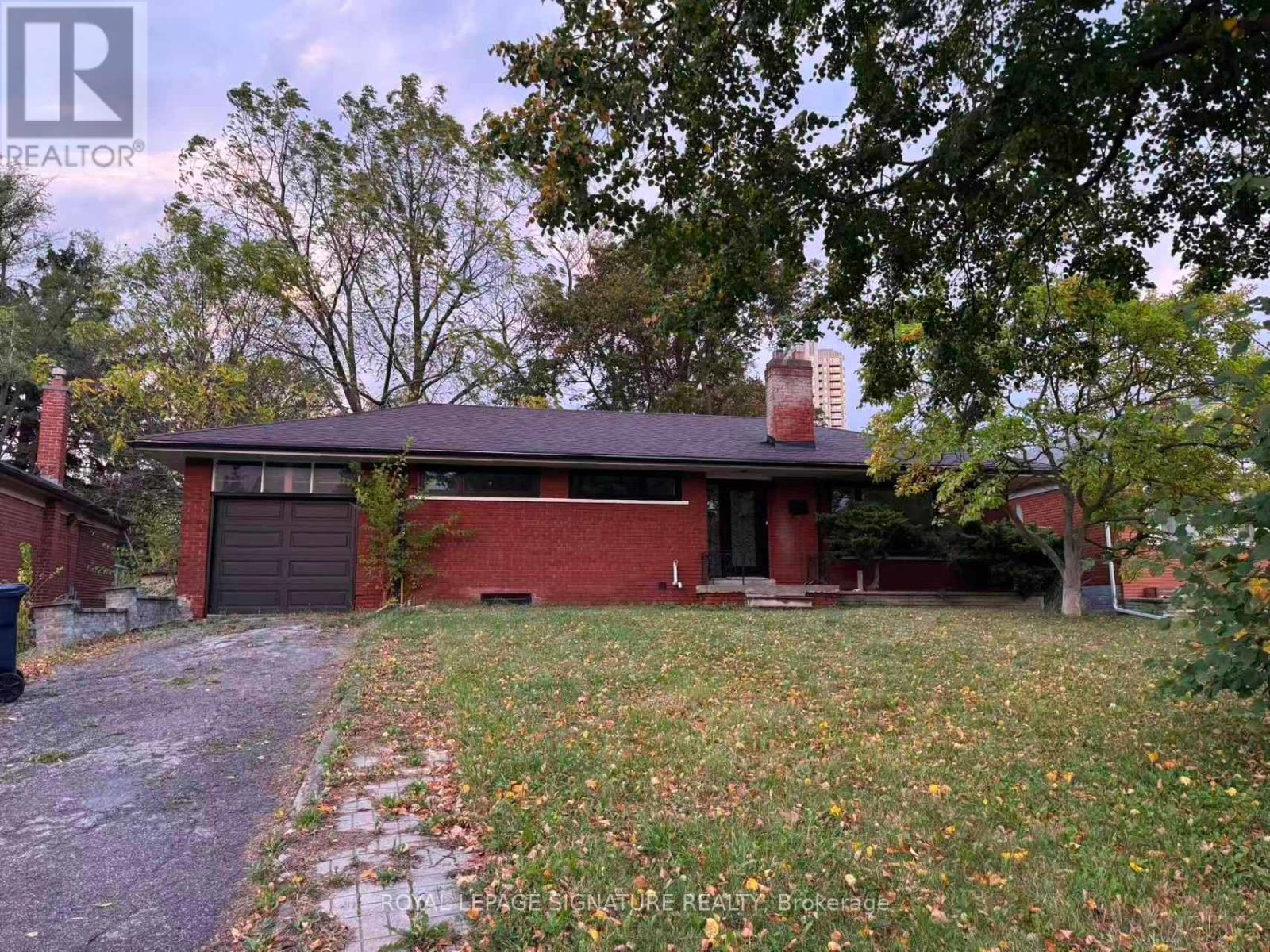 120 Earlton Road, Toronto (Tam O'shanter-Sullivan), Ontario  M1T 2R6 - Photo 2 - E14089666
