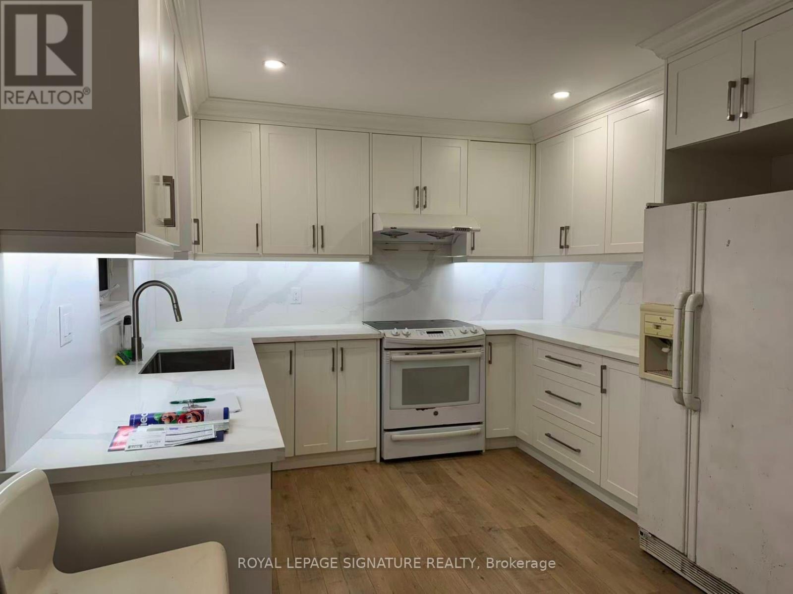 120 Earlton Road, Toronto (Tam O'shanter-Sullivan), Ontario  M1T 2R6 - Photo 6 - E14089666