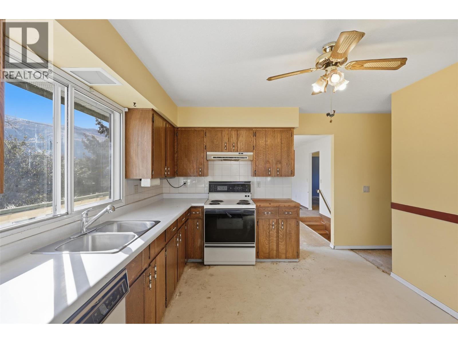 4569 Spurraway Road, Kamloops, British Columbia  V2H 1M8 - Photo 15 - 10403393