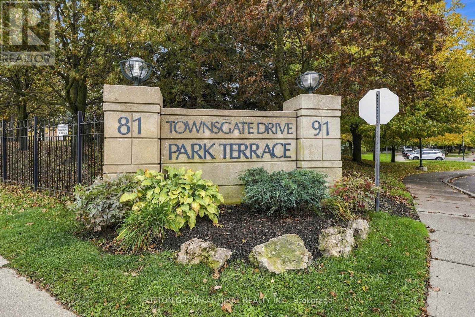 211 - 81 TOWNSGATE DRIVE, Vaughan, Ontario