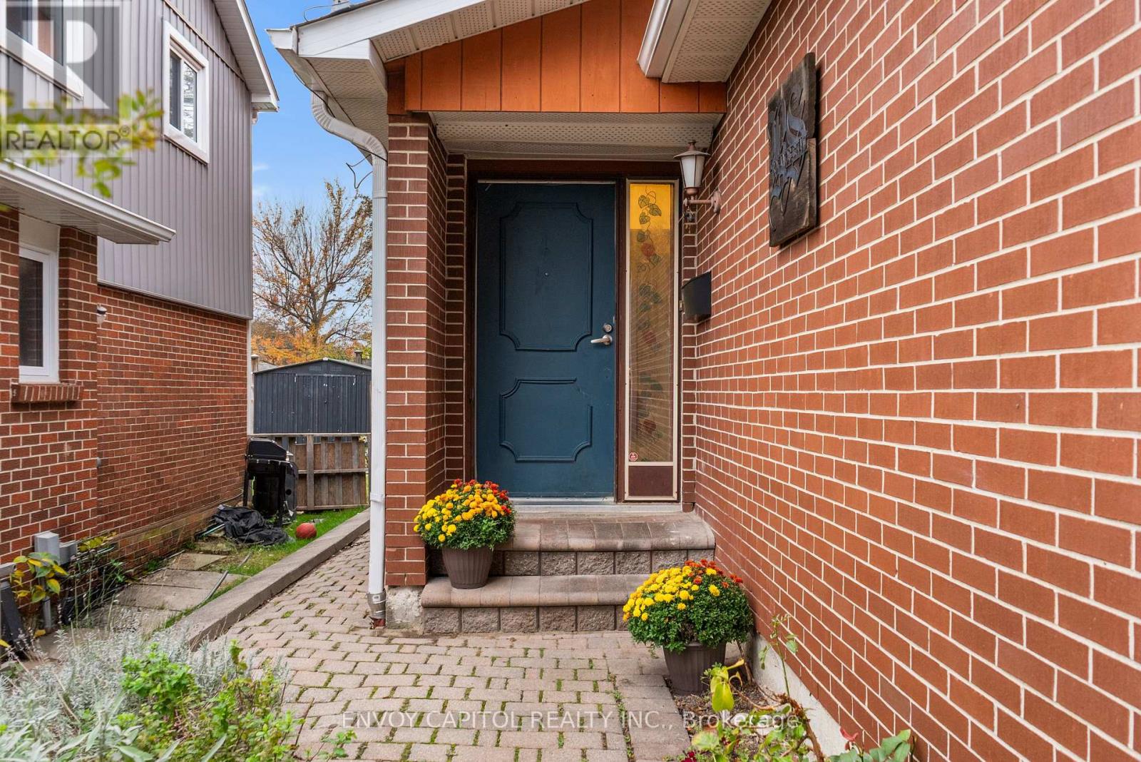160 Fanshawe Drive, Brampton, Ontario  L6Z 1B1 - Photo 3 - W14089642