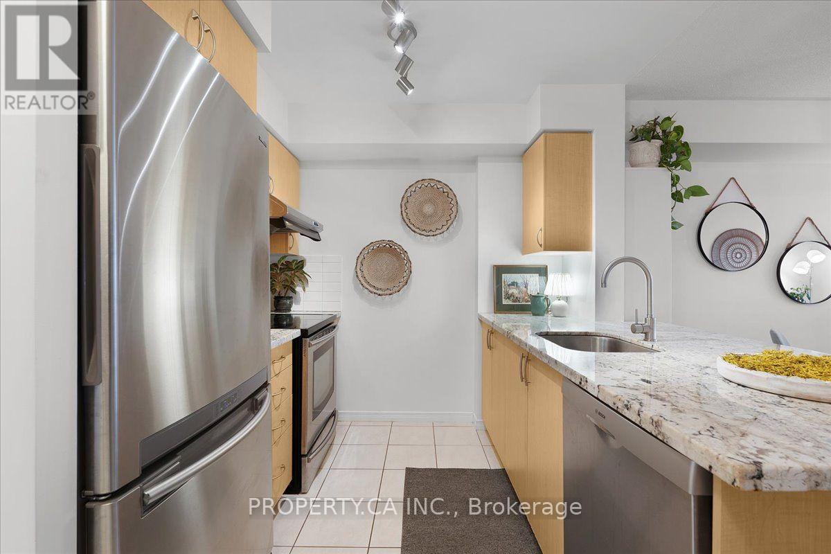 822 - 61 Heintzman Street, Toronto, Ontario  M6P 5A2 - Photo 4 - W14089682