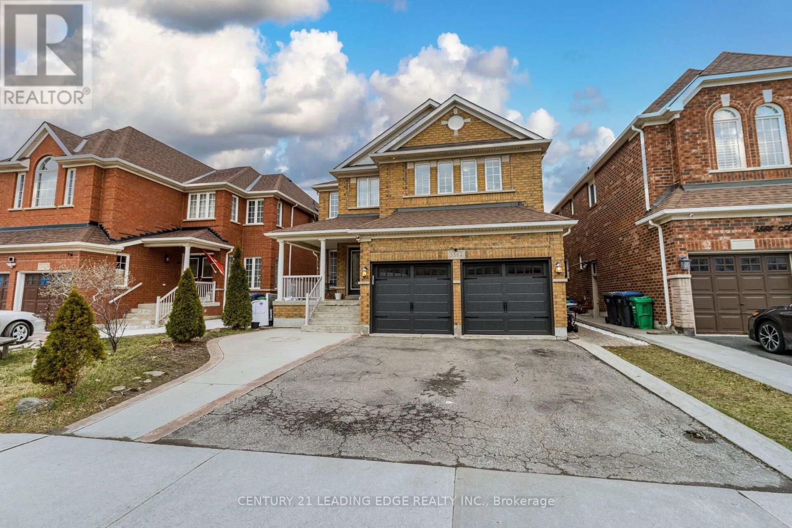 3562 Aquinas Avenue, Mississauga, Ontario  L5M 7L7 - Photo 2 - W14089686