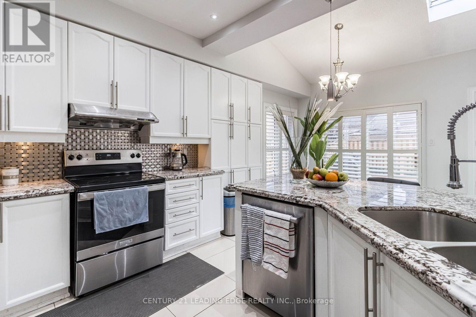 3562 Aquinas Avenue, Mississauga, Ontario  L5M 7L7 - Photo 24 - W14089686