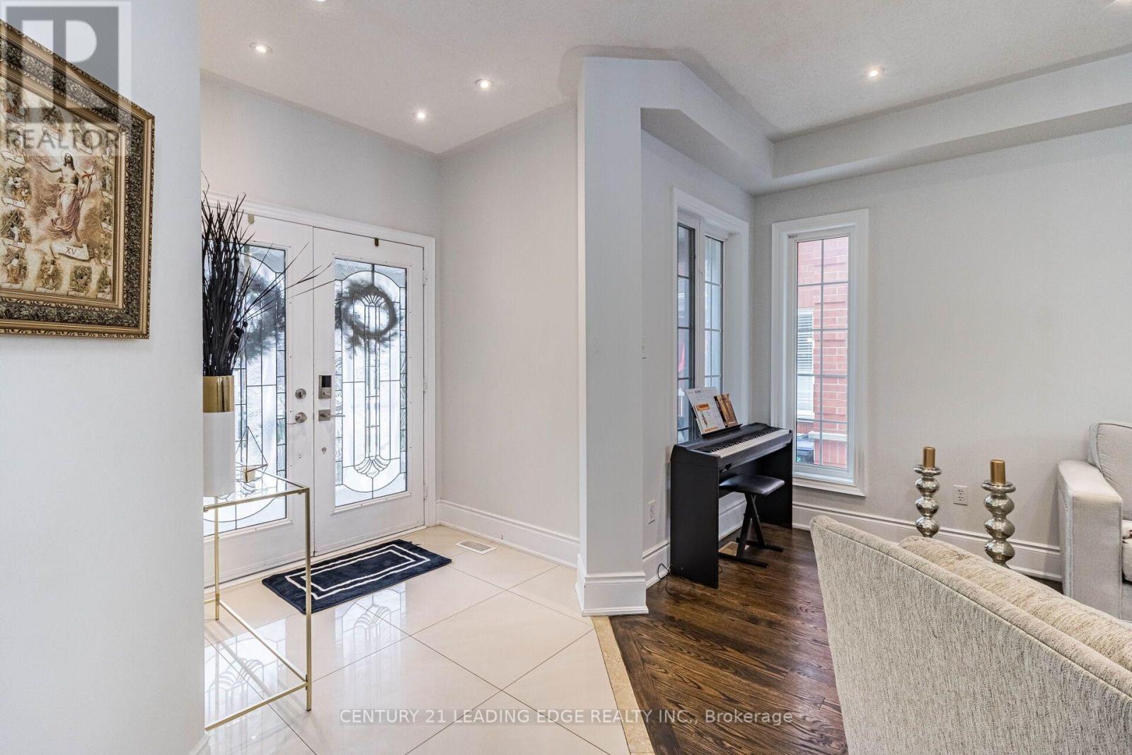 3562 Aquinas Avenue, Mississauga, Ontario  L5M 7L7 - Photo 8 - W14089686