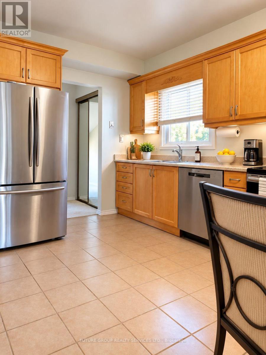 2774 Bucklepost Crescent, Mississauga, Ontario  L5N 1X5 - Photo 2 - W13785666