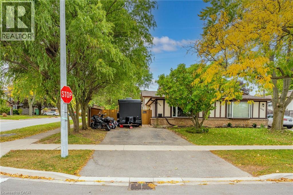 2324 Coldstream Drive, Burlington, Ontario  L7P 3T3 - Photo 4 - 40872107