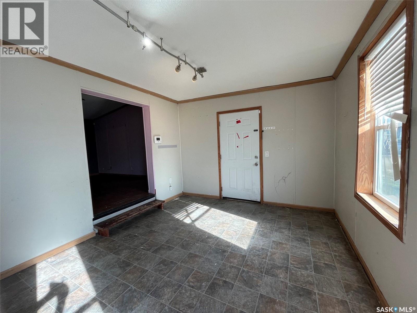 83 106 1st Avenue, Weyburn, Saskatchewan  S4H 2J1 - Photo 14 - SK051268