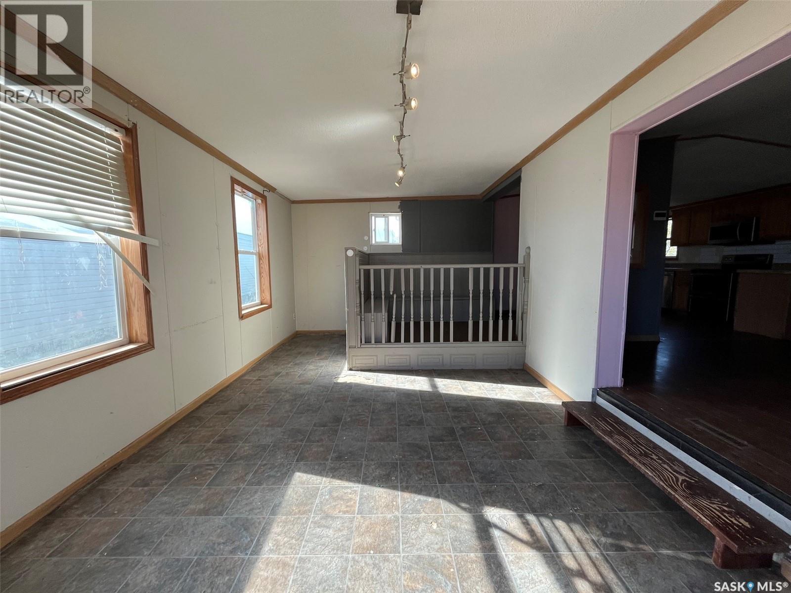 83 106 1st Avenue, Weyburn, Saskatchewan  S4H 2J1 - Photo 11 - SK051268