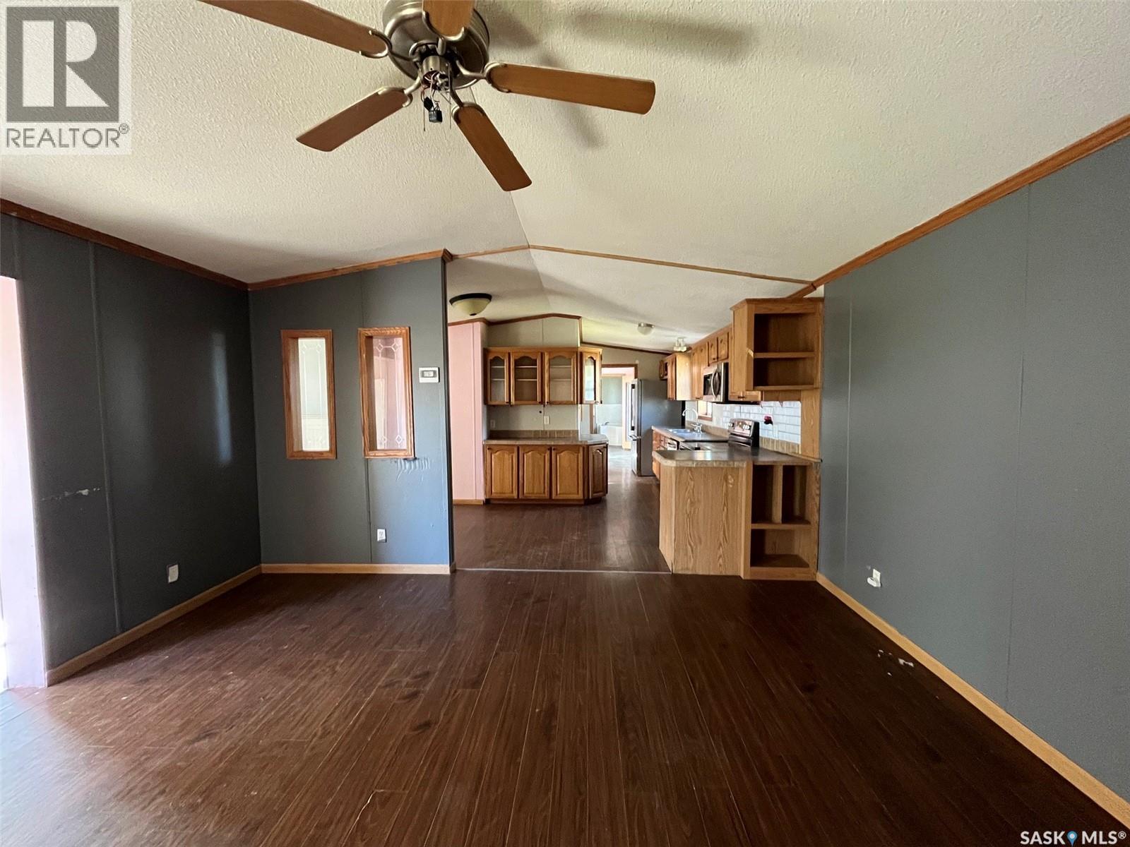 83 106 1st Avenue, Weyburn, Saskatchewan  S4H 2J1 - Photo 16 - SK051268