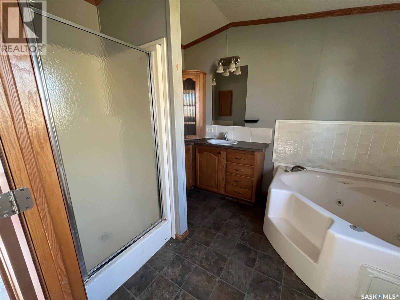 83 106 1st Avenue, Weyburn, Saskatchewan  S4H 2J1 - Photo 28 - SK051268