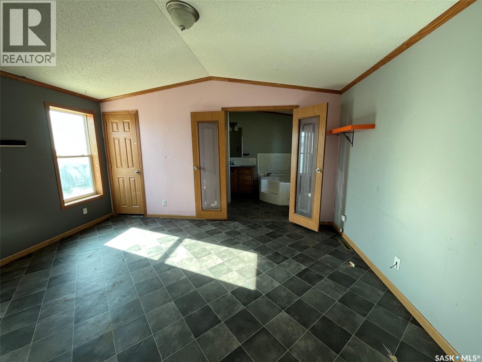 83 106 1st Avenue, Weyburn, Saskatchewan  S4H 2J1 - Photo 26 - SK051268
