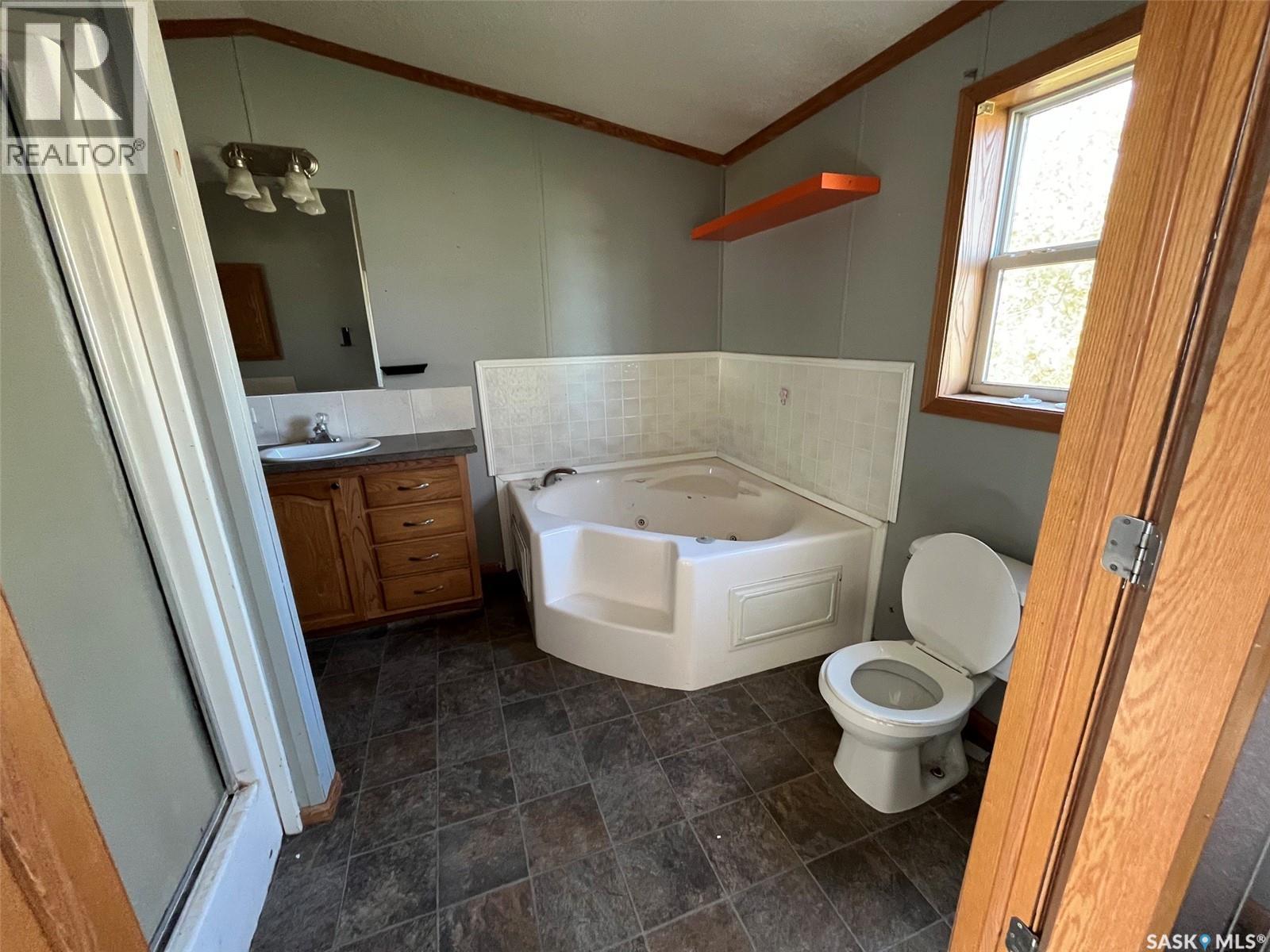 83 106 1st Avenue, Weyburn, Saskatchewan  S4H 2J1 - Photo 27 - SK051268