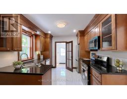 82 CENTRE STREET E, Richmond Hill, Ontario