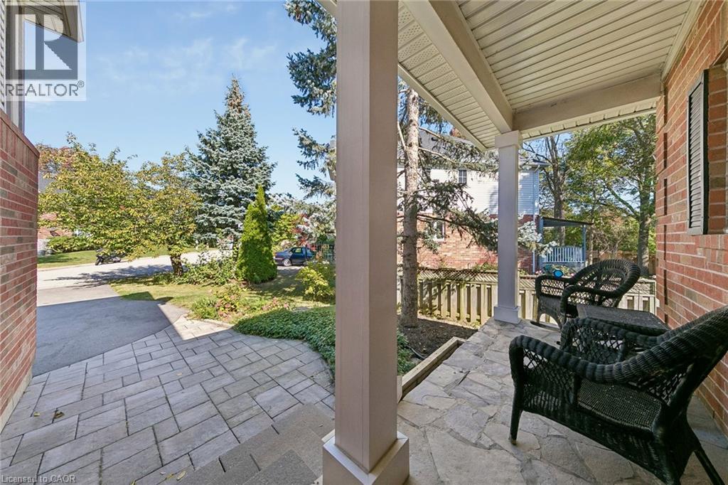 2024 Grovetree Lane, Burlington, Ontario  L7R 4V4 - Photo 4 - 40870164