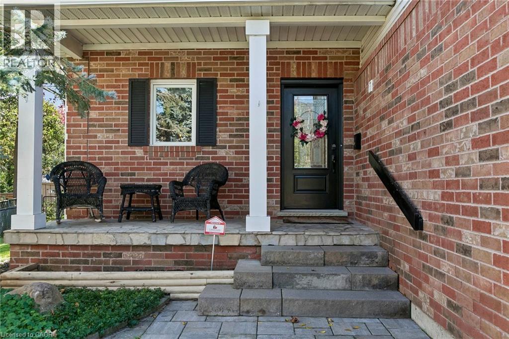 2024 Grovetree Lane, Burlington, Ontario  L7R 4V4 - Photo 3 - 40870164