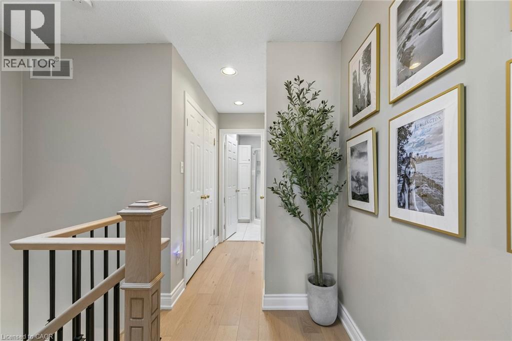 2024 Grovetree Lane, Burlington, Ontario  L7R 4V4 - Photo 22 - 40870164