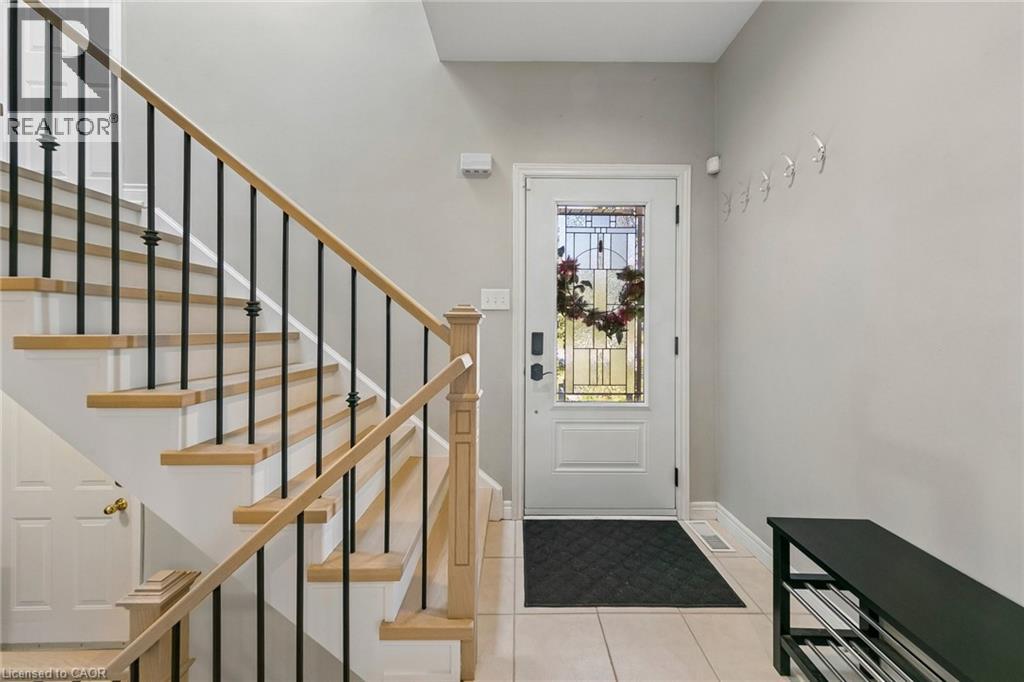 2024 Grovetree Lane, Burlington, Ontario  L7R 4V4 - Photo 5 - 40870164