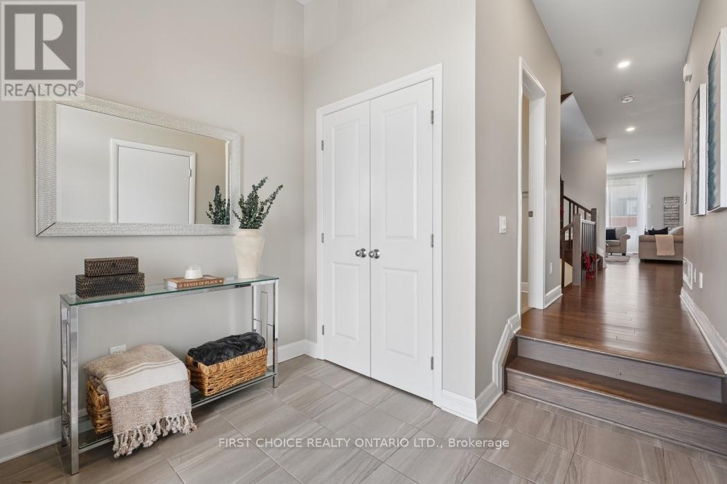 74 Michael Stoqua Street, Ottawa, Ontario  K1K 5A2 - Photo 3 - X14089714