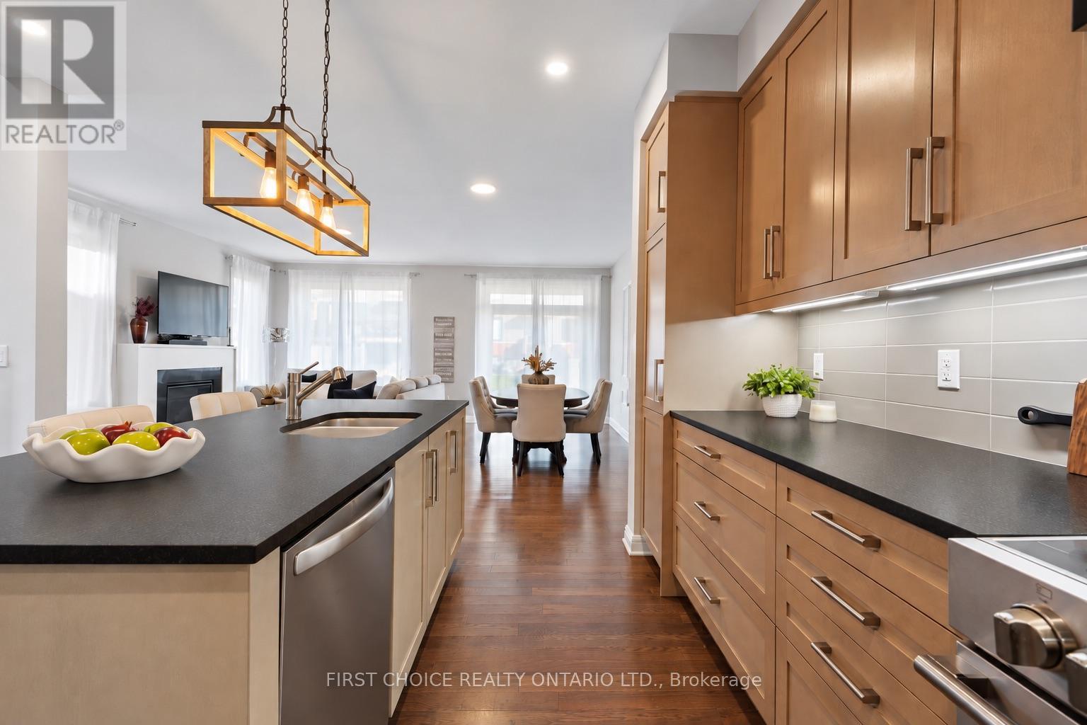 74 Michael Stoqua Street, Ottawa, Ontario  K1K 5A2 - Photo 9 - X14089714