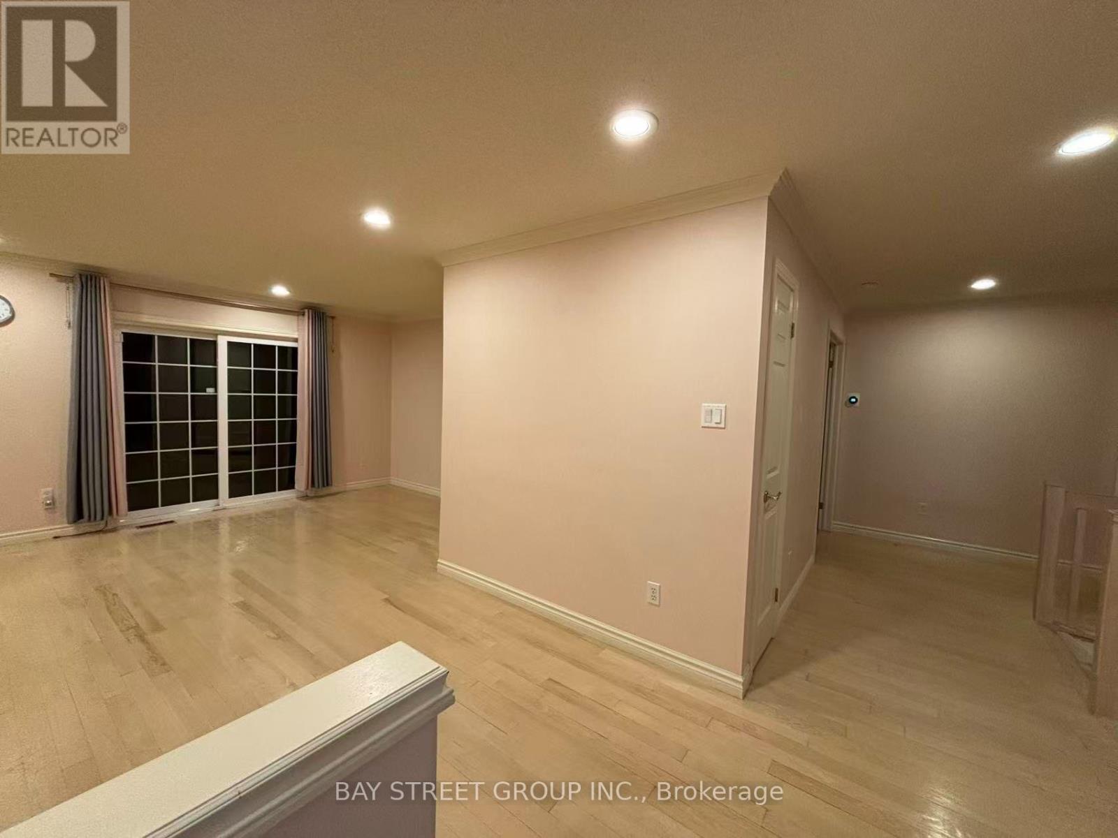 18 - 20 Meadowlands Boulevard, Hamilton, Ontario  L9K 1J5 - Photo 4 - X13885806