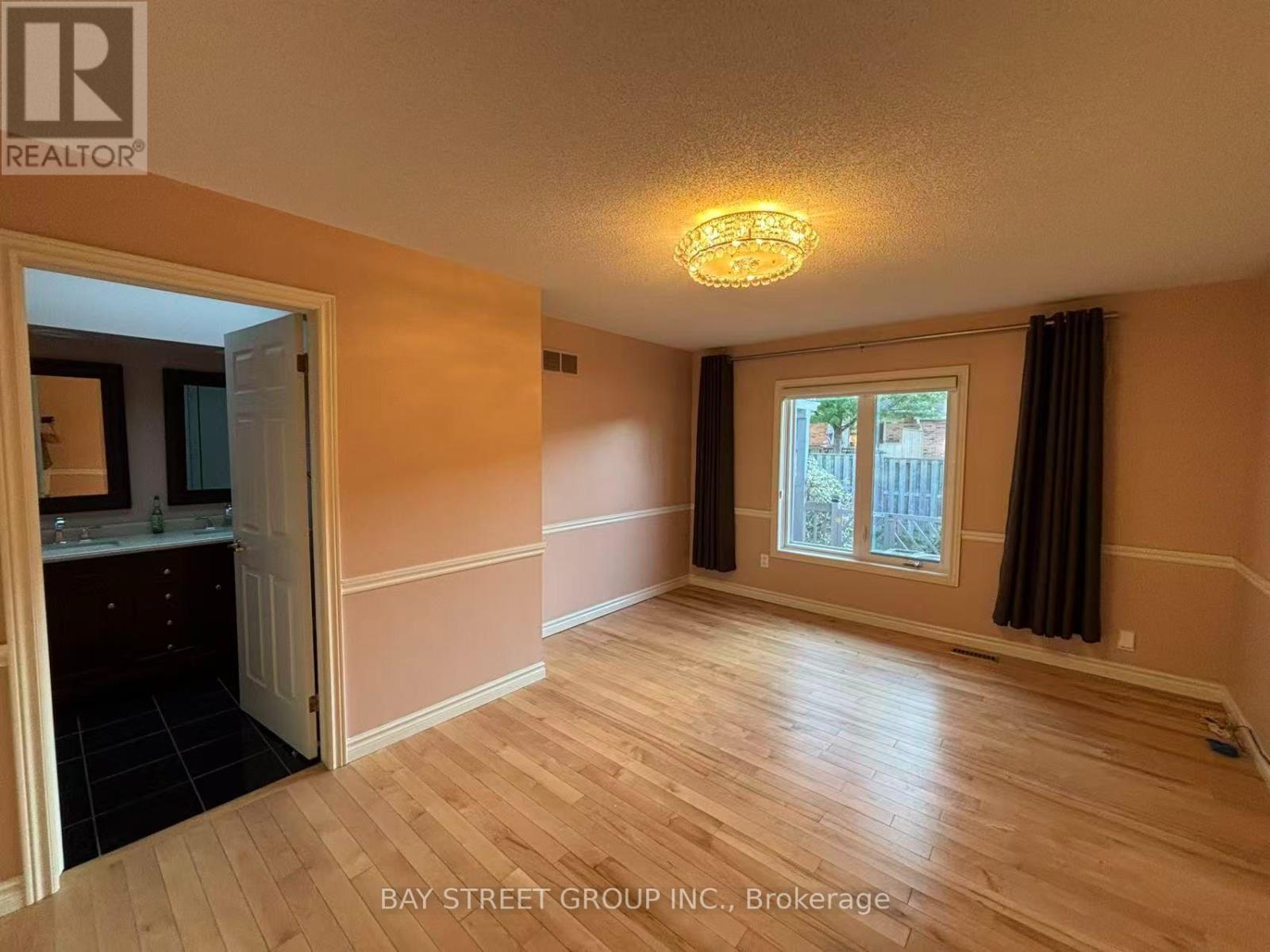 18 - 20 Meadowlands Boulevard, Hamilton, Ontario  L9K 1J5 - Photo 7 - X13885806