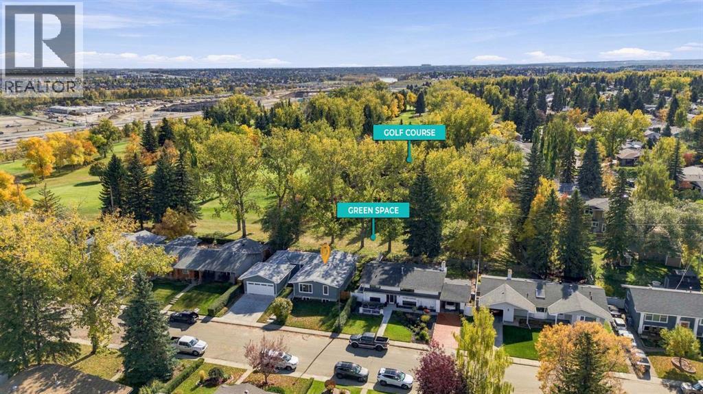 180 Maple Court Crescent SE