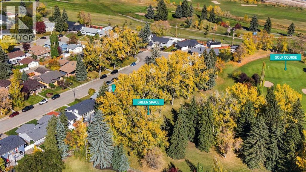 180 Maple Court Crescent SE