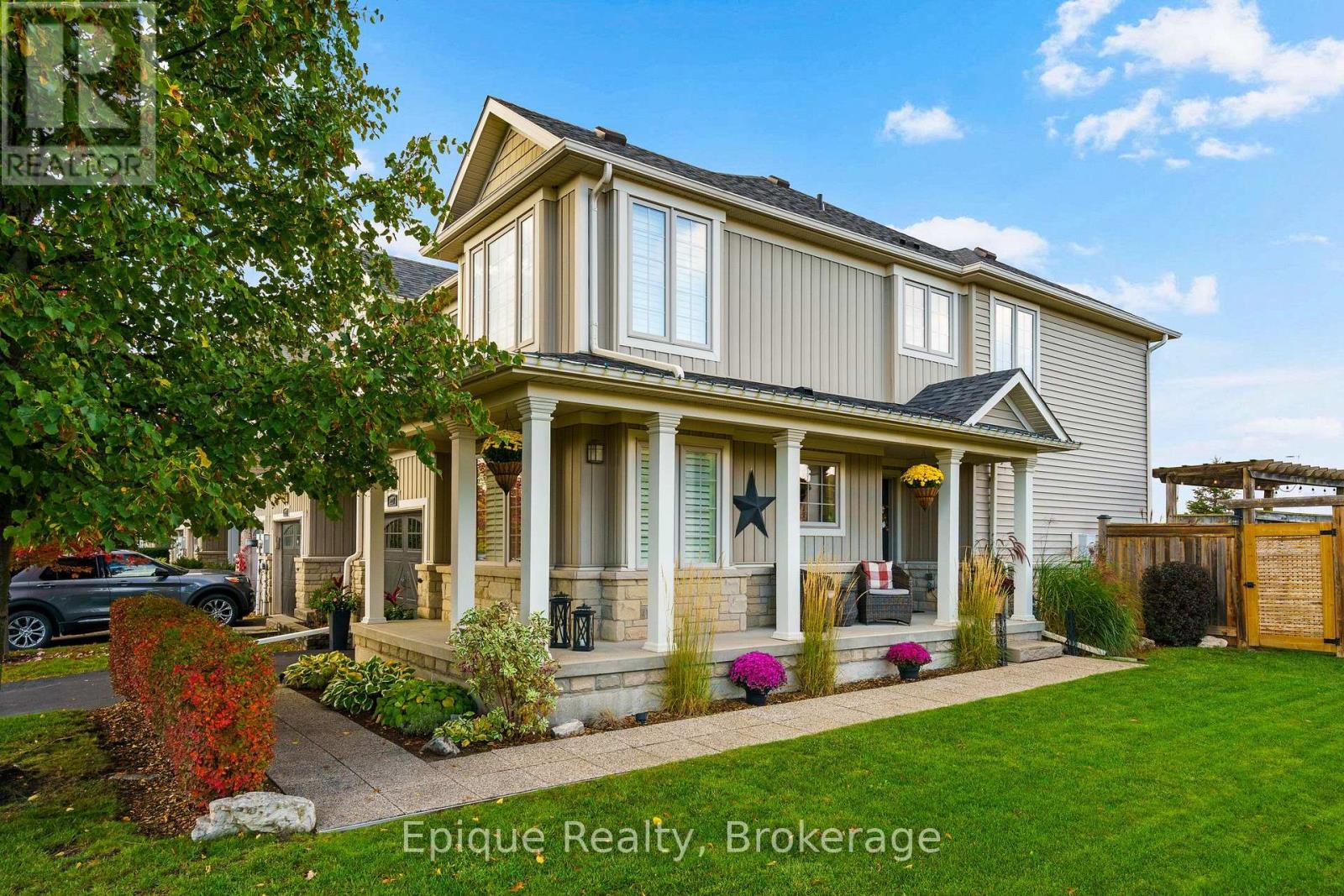 227 FALL FAIR WAY, Hamilton, Ontario