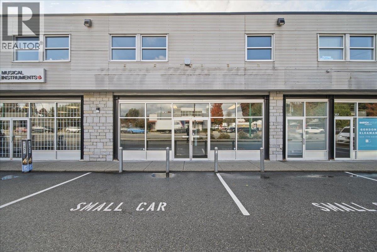 1359 Main Street, North Vancouver, British Columbia  V7J 1C5 - Photo 2 - C8082326