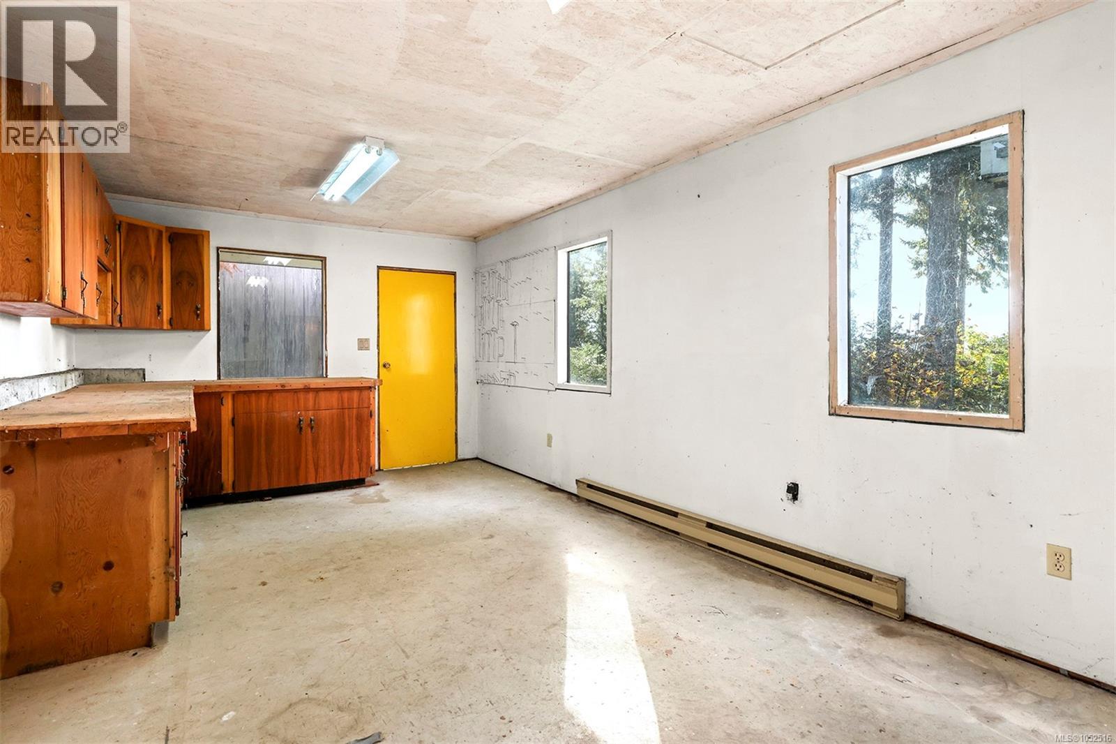 1183 Moore Rd