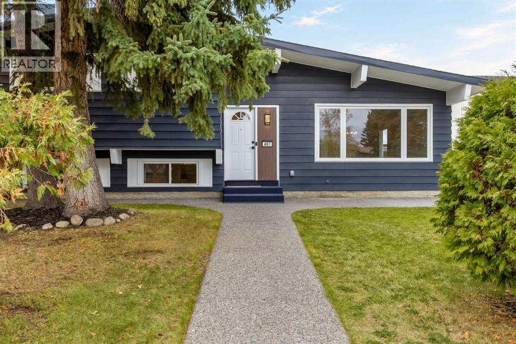 467 Queen Charlotte Road SE, Calgary, Alberta  T2J 5H8 - Photo 2 - A2352096