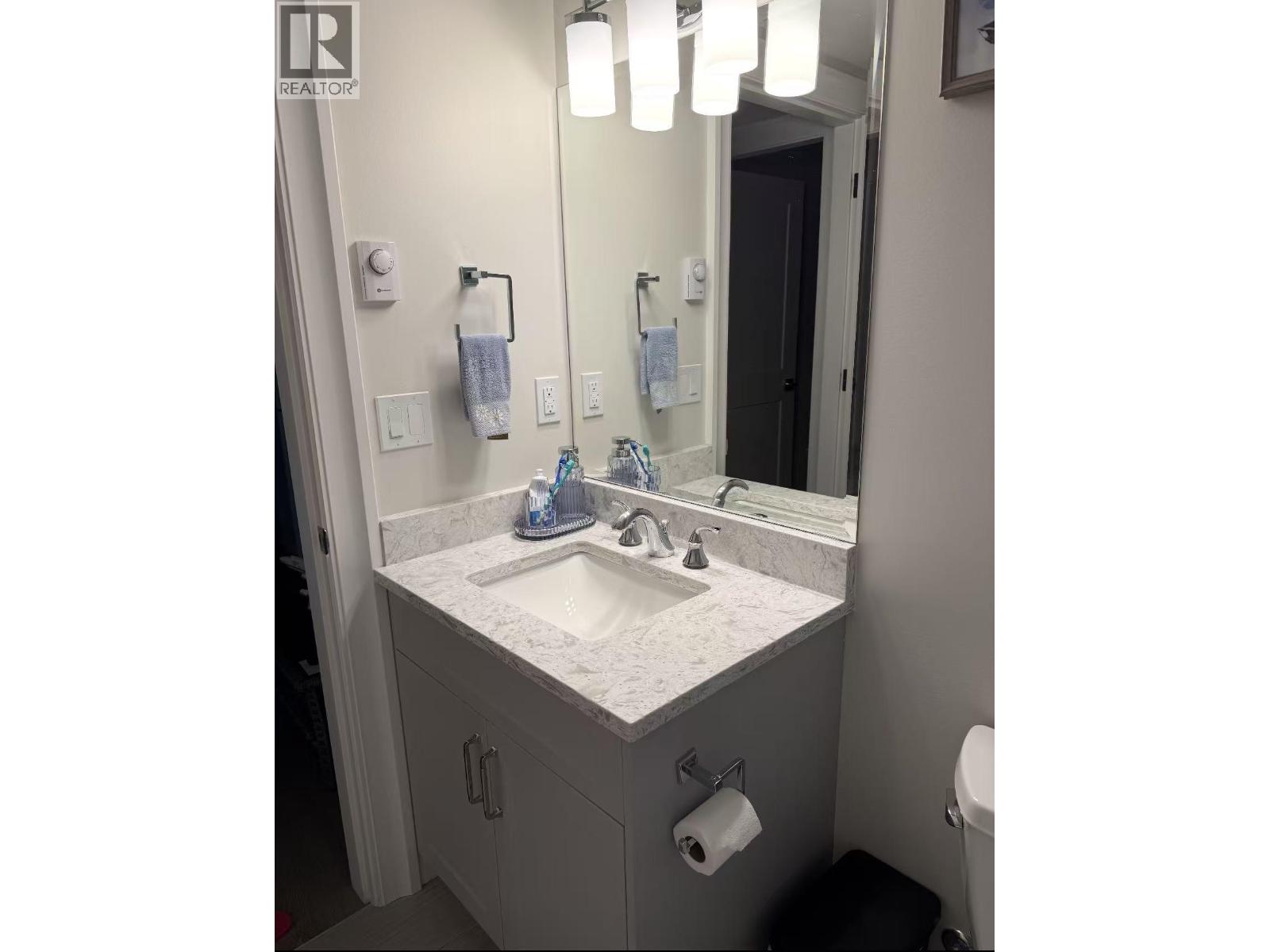 2000 Phillips Place, Burnaby, British Columbia  V5A 2W1 - Photo 13 - R3169469