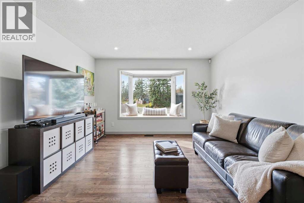 6352 Travois Crescent NW, Calgary, Alberta  T2K 3S7 - Photo 6 - A2351340