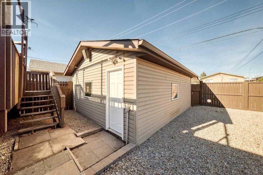 235 Margate Close NE
