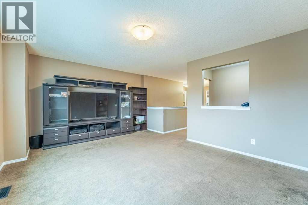 19 Silverado Skies Bay SW