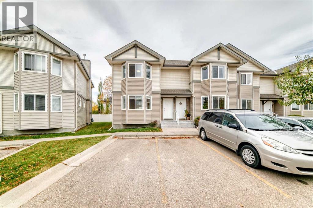 48 Royal Birch Villas NW, Calgary, Alberta