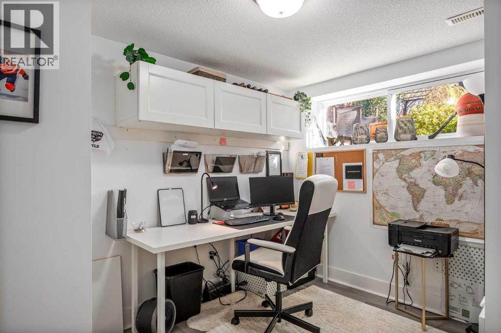 210 Windermere Road SW, Calgary, Alberta  T3C 3K8 - Photo 37 - A2352537