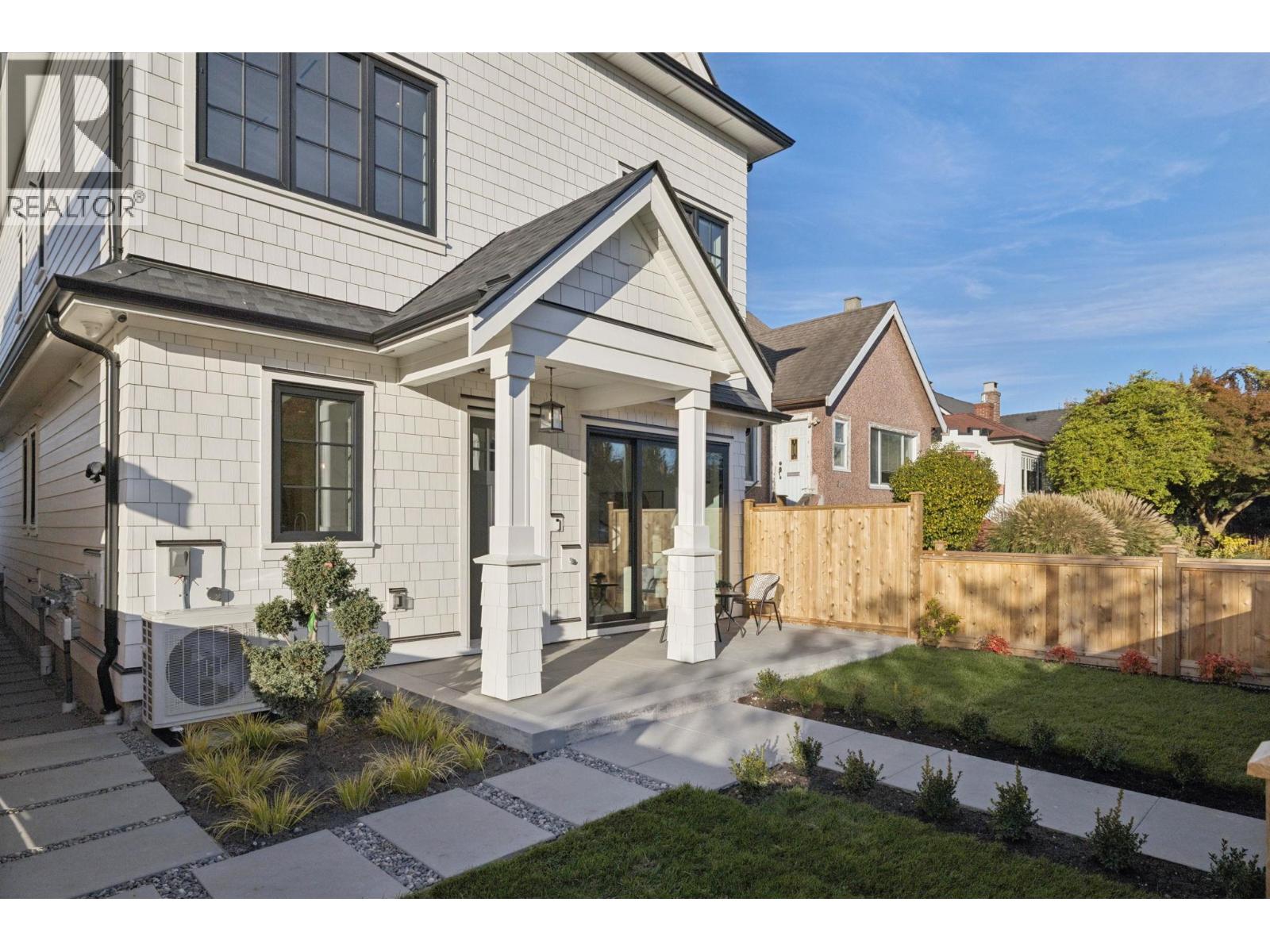 1 2733 William Street, Vancouver, British Columbia  V5K 2Y7 - Photo 3 - R3176296