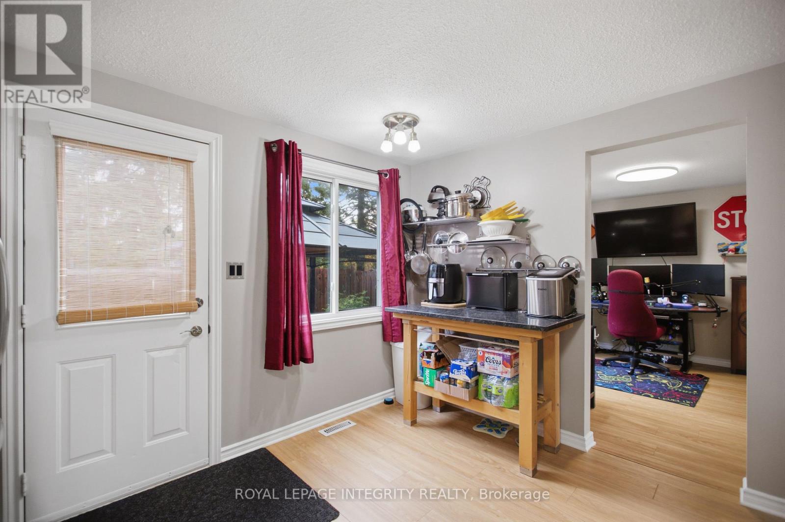 1544d Beaverpond Drive, Ottawa, Ontario  K1B 3R9 - Photo 10 - X14089790