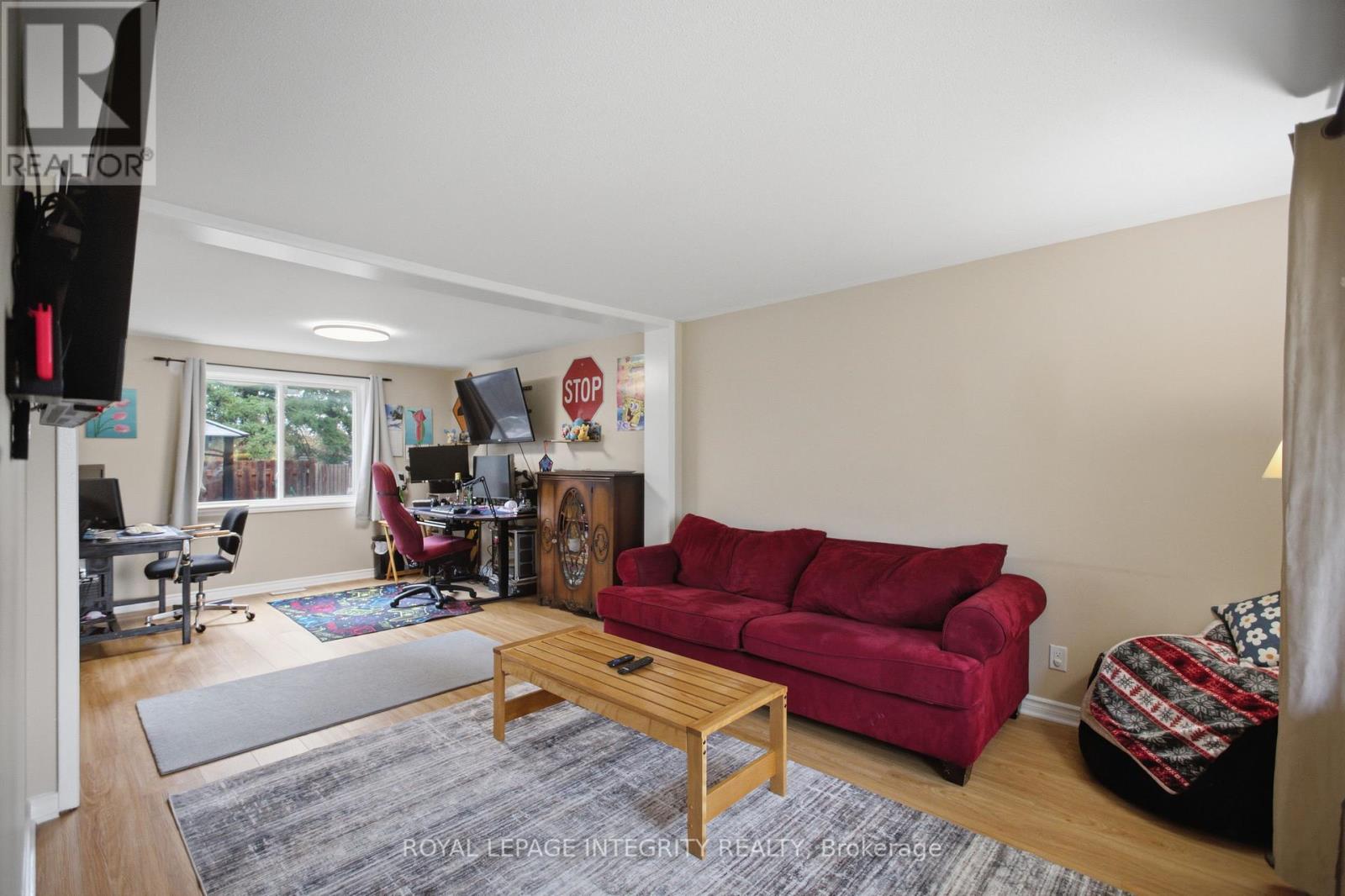 1544d Beaverpond Drive, Ottawa, Ontario  K1B 3R9 - Photo 4 - X14089790